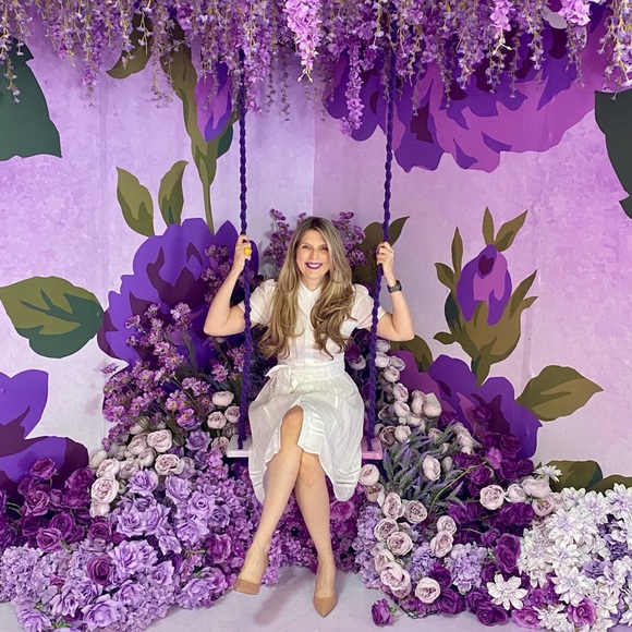 Meet your Posher, Jeanine - Picture 1 of 1